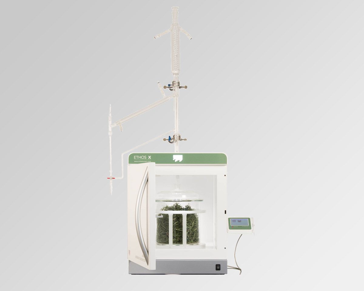 Estrattore a microonde per prodotti naturali